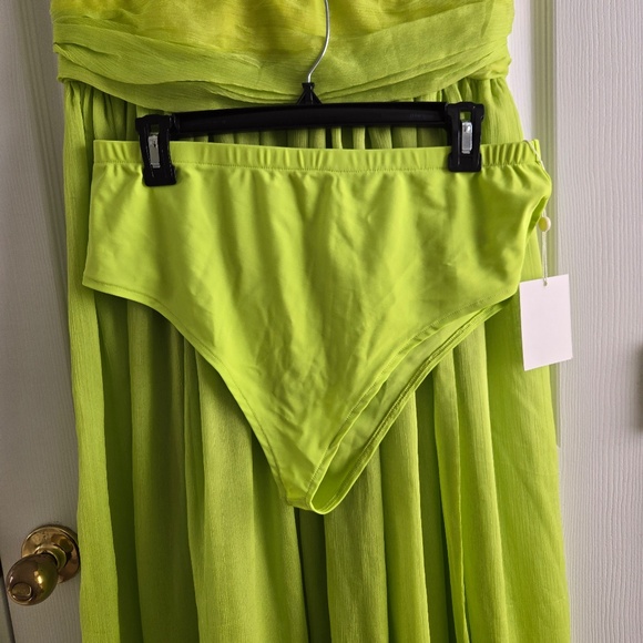 Miss Circle Valley Of Angels Lime Chiffon Pleated High Slit Maxi Dress - Picture 5 of 12